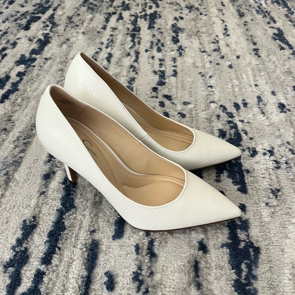 Jessica Simpson Cream Textured Heels